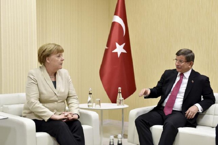 Merkel arrives in southeast Turkey to ease tensions of migrant deal